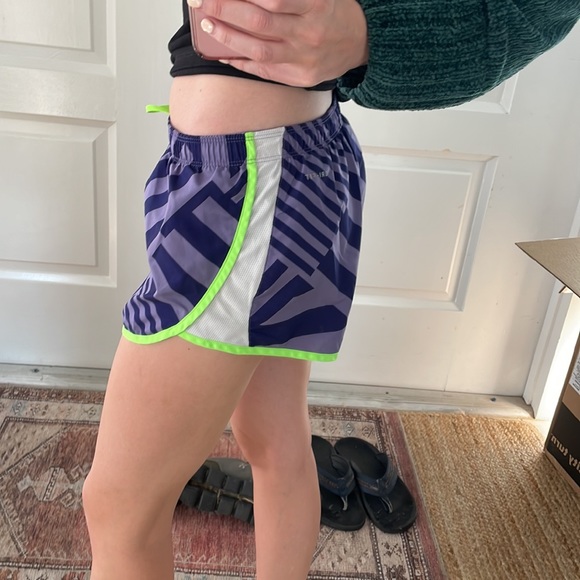 Nike Dri-Fit Tempo Shorts - Picture 7 of 8